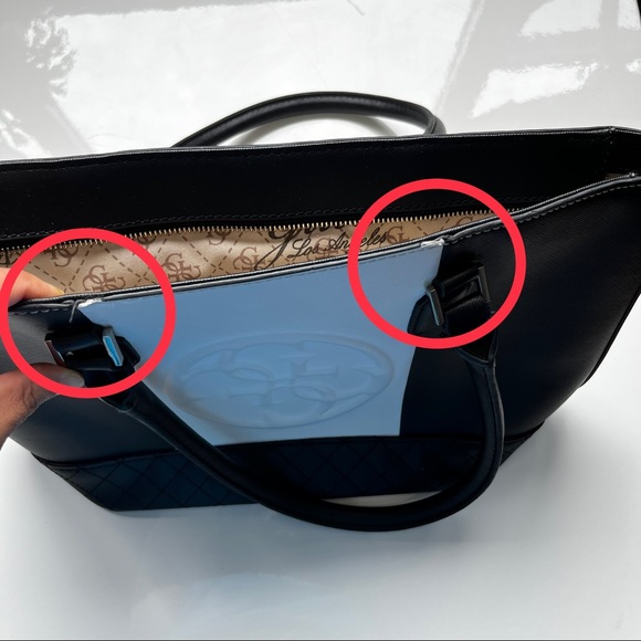 Guess purse - Picture 8 of 9